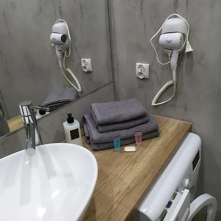 Apartment Am *